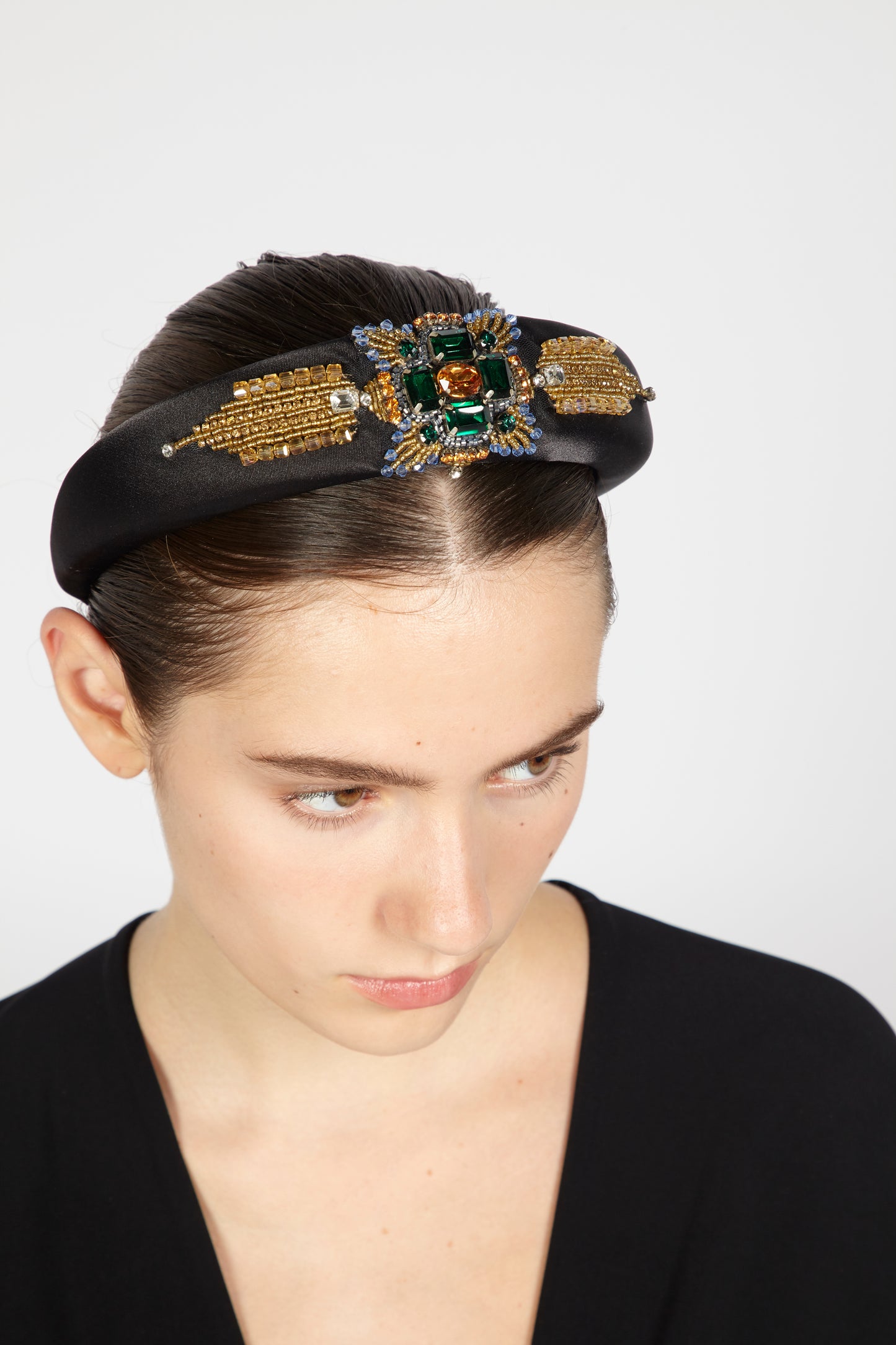 OVERSIZED EMBROIDERED HEADBAND WITH MEDALLION
