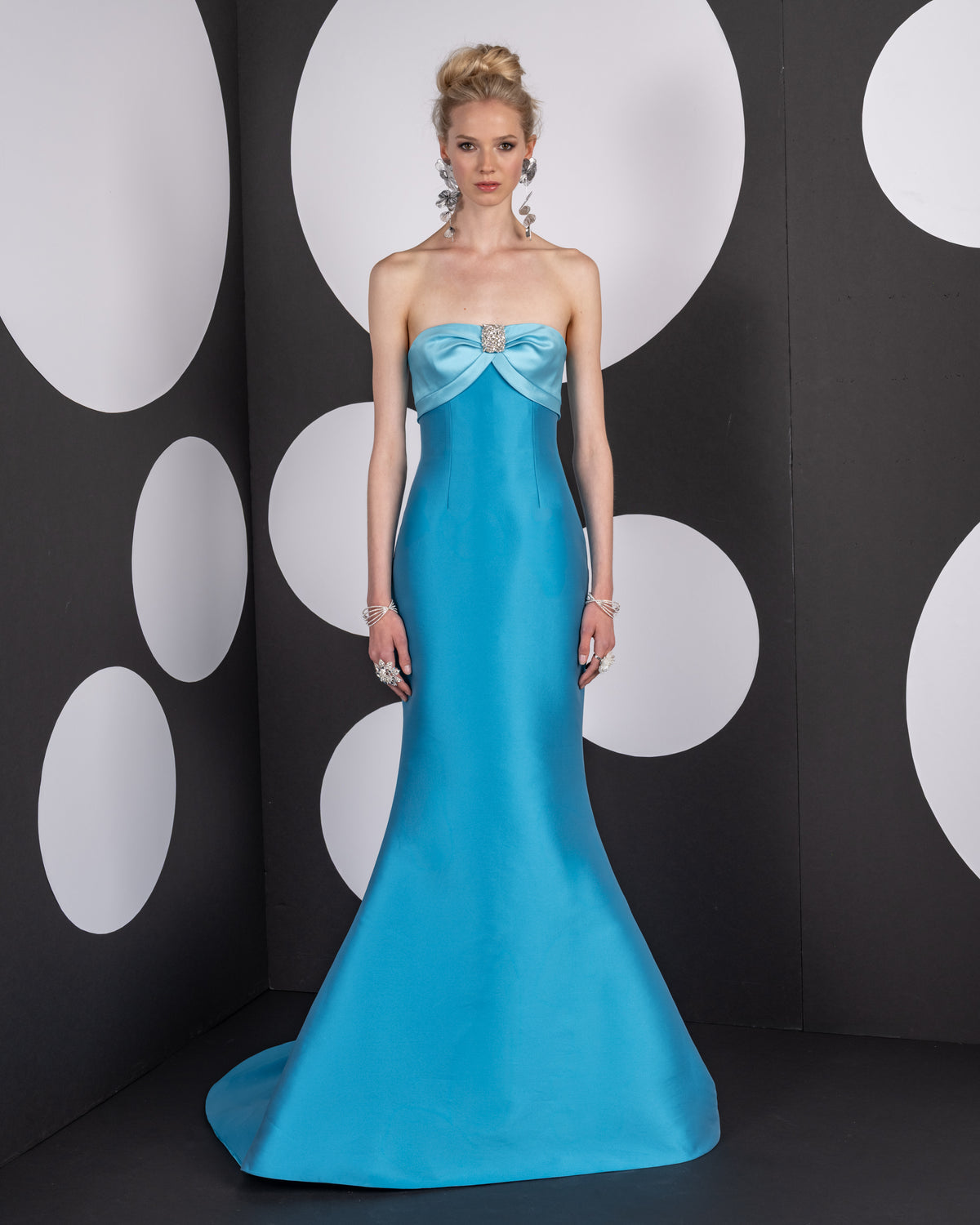Look 16