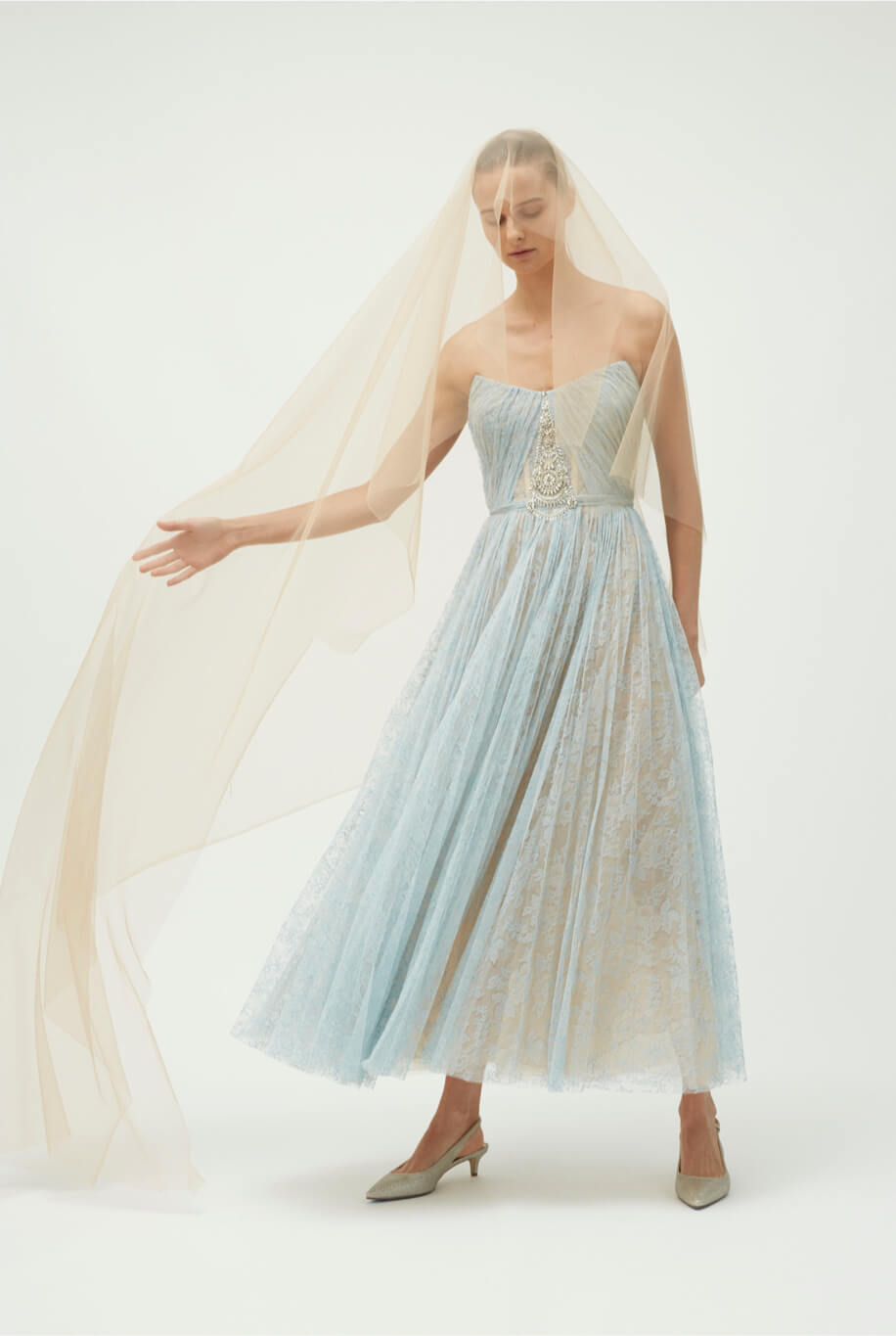 Look 10