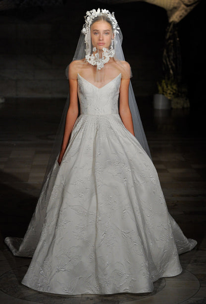 Elegance of the Stars | Reem Acra Bridal Dress ReemAcra Elegance of the Stars | Reem Acra Bridal Dress ReemAcra